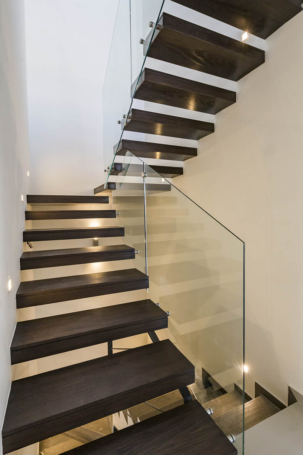 Barandales de escaleras / Revista de arquitectura / Cassaplan